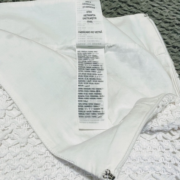Hollister White Crochet Mini Skirt Size 00 Junior - Picture 14 of 15